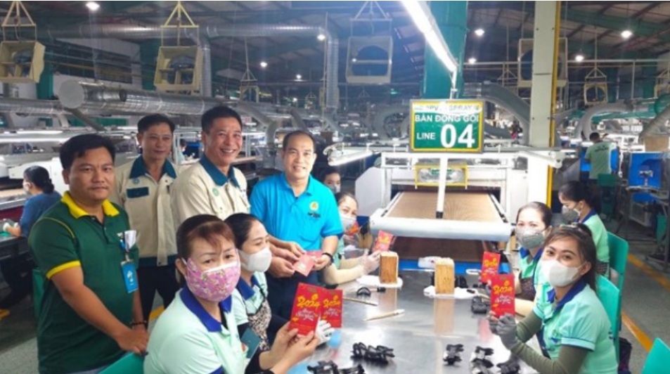 知名鞋企撐不住了！耐克代工大廠宣布招聘上千工人！