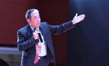 關於中國裝備製造業發展戰略的思（sī）考（kǎo）